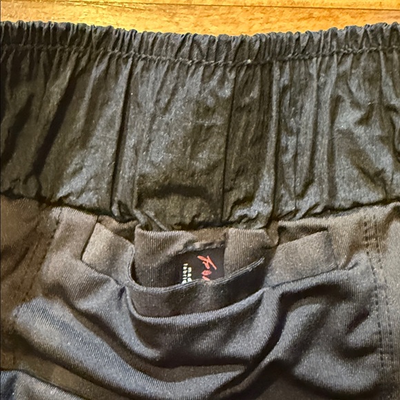 Free People Movement Varsity Blues Shorts Women XS Black Running Outdoors (g1) - Picture 4 of 6